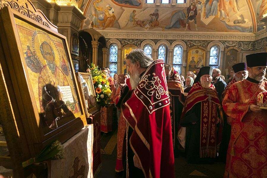 духовник монастыря