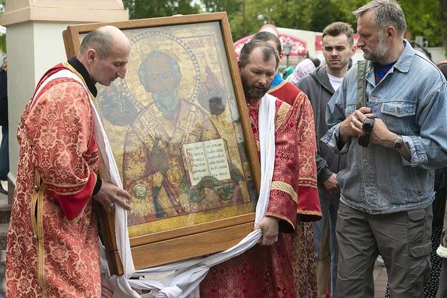 большая икона Николая Чудотворца