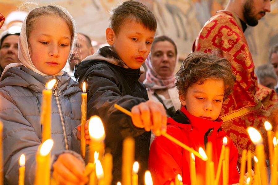 дети в храме