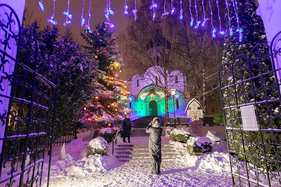 вход в монастырь