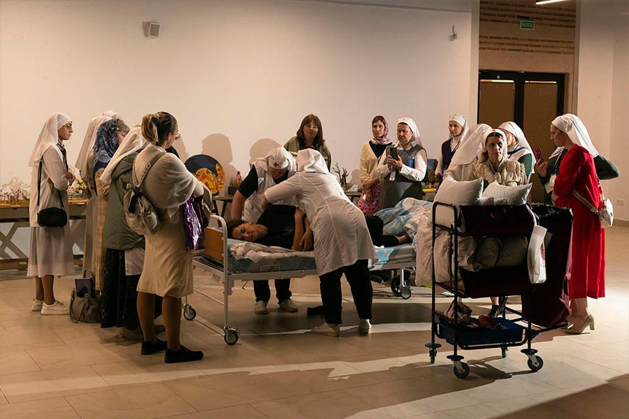 помощь больному