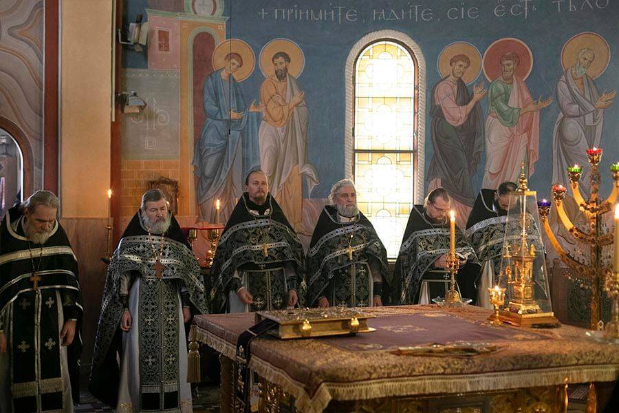 священники свято-елисаветинского монастыря