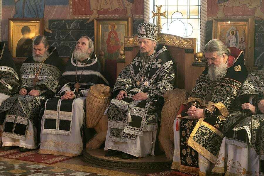 в алтаре