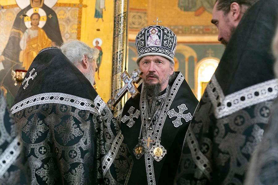 целование креста