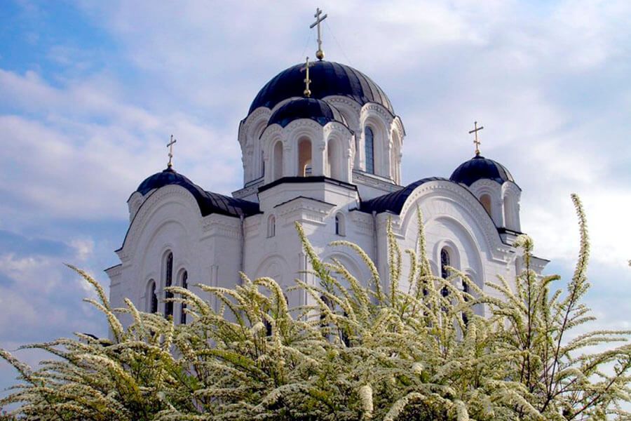 храм