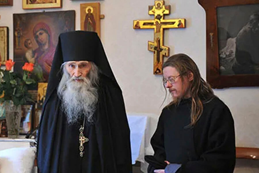 старец илий с келейником