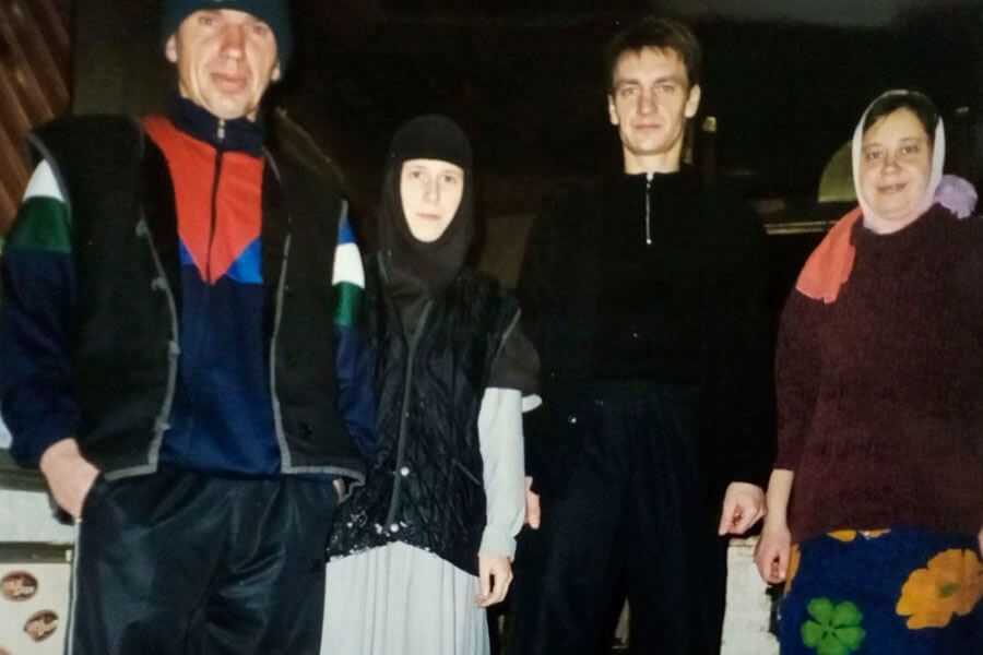 На подворье
