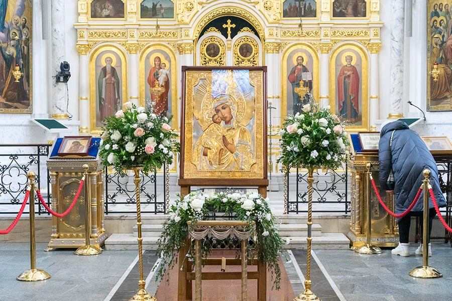 икона пресвятой Богородице
