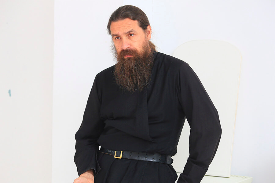 священник иконописец