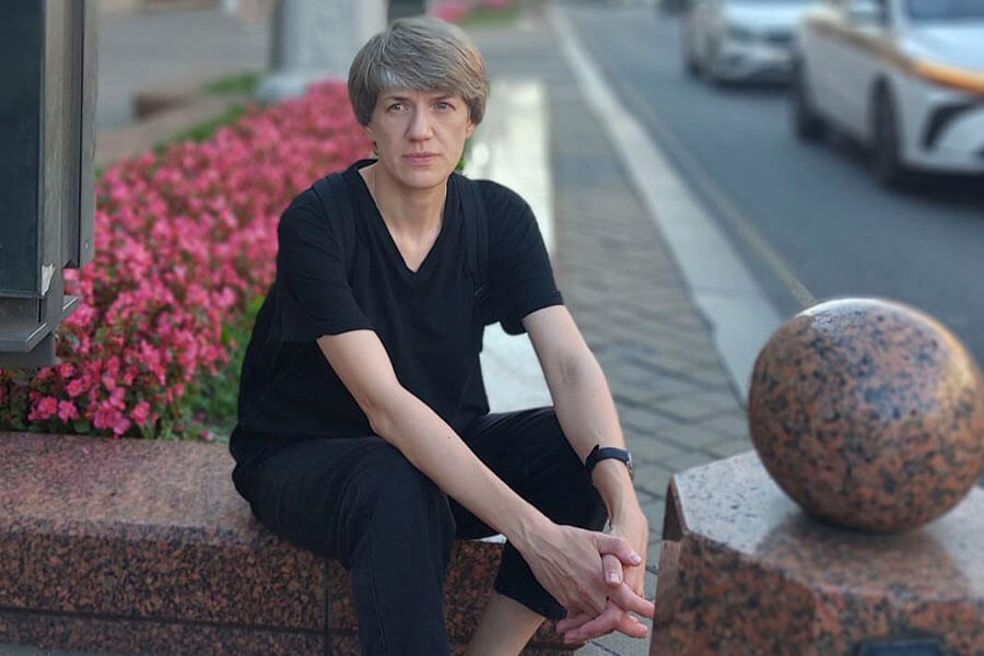 одинокая женщина