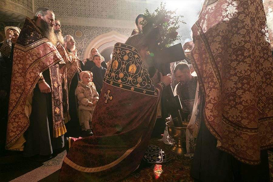 протоиерей андрей лемешонок с крестом