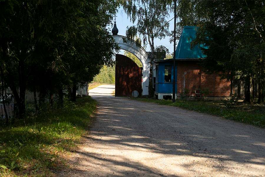 въезд на подворье
