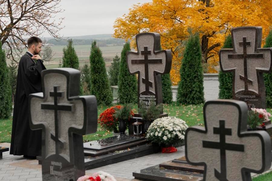 на могилках в жировичах 