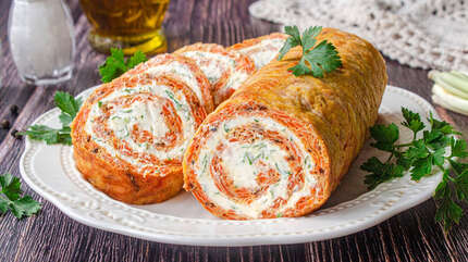 Морковный рулет с творожным сыром